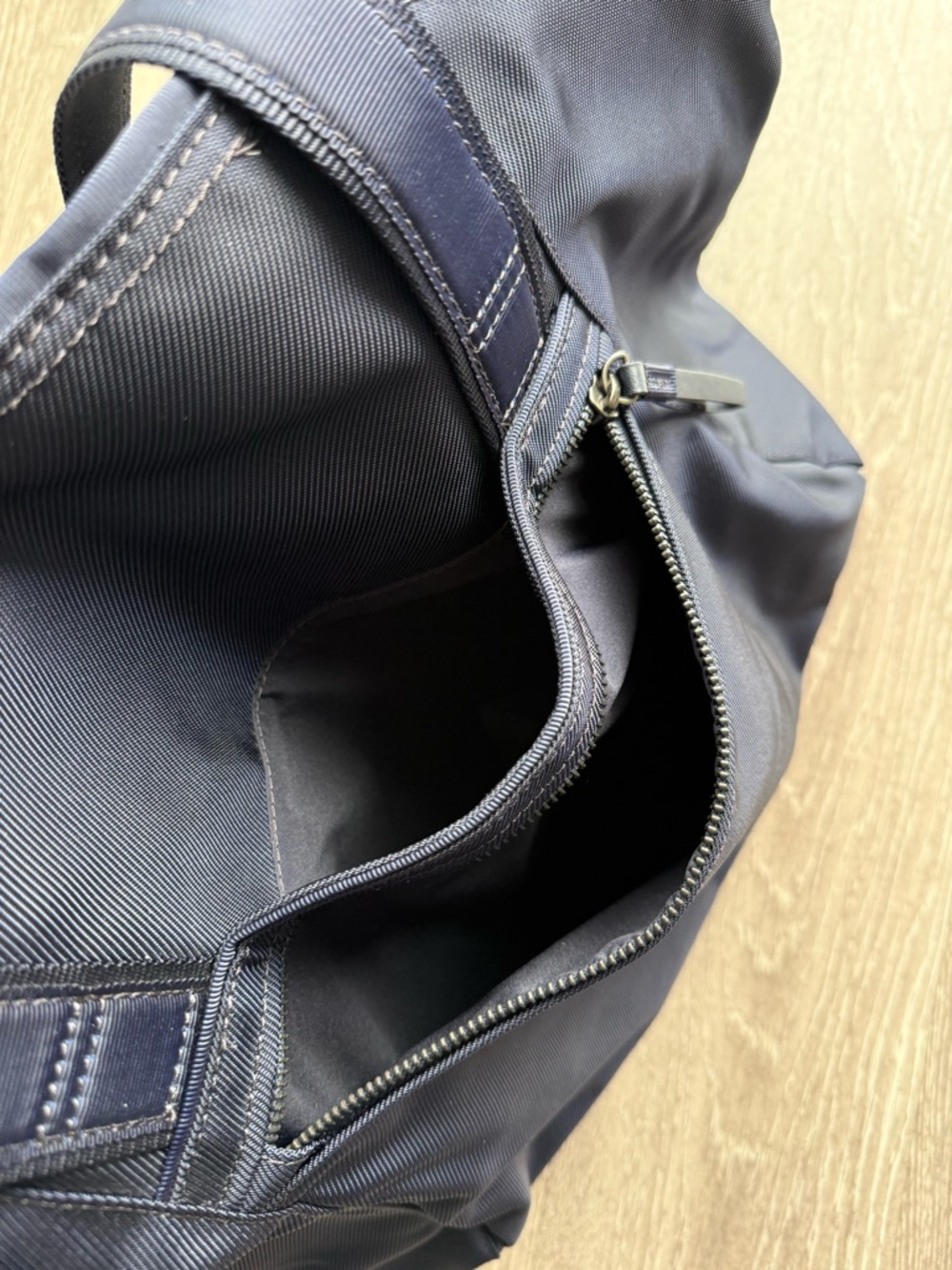 lululemon athletica - gym bag with yoga mat straps - Picture 7 of 14